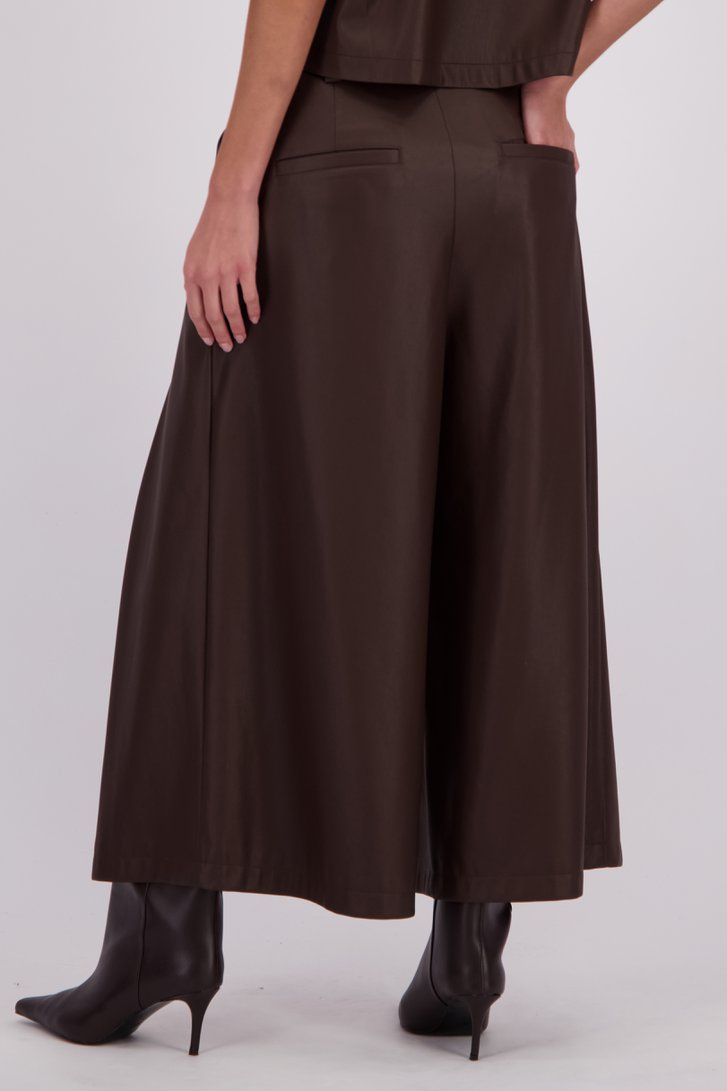 Achterkant van Donkerbruine culotte met leather look door D'Auvry voor Dames