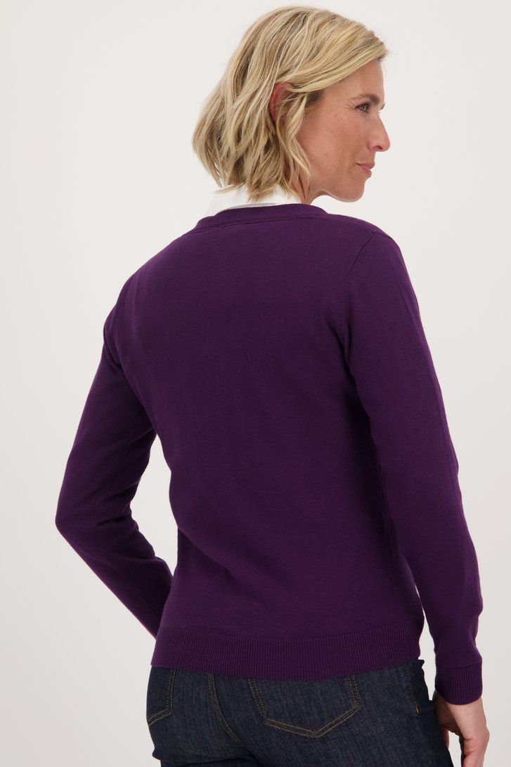 Donkerpaarse cardigan met ton-sur-ton knopen van Claude Arielle voor Dames