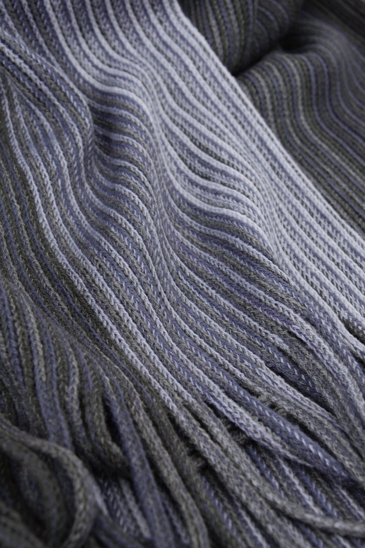 Écharpe en tricot côtelé bleu et gris de Michaelis pour Hommes