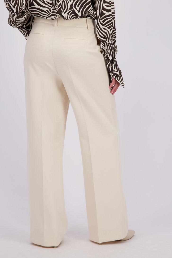 Achterkant van Ecru broek met wijde broekspijpen door More & More voor Dames