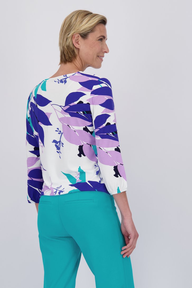 Ecru T-shirt met blauw-paarse print van Claude Arielle voor Dames