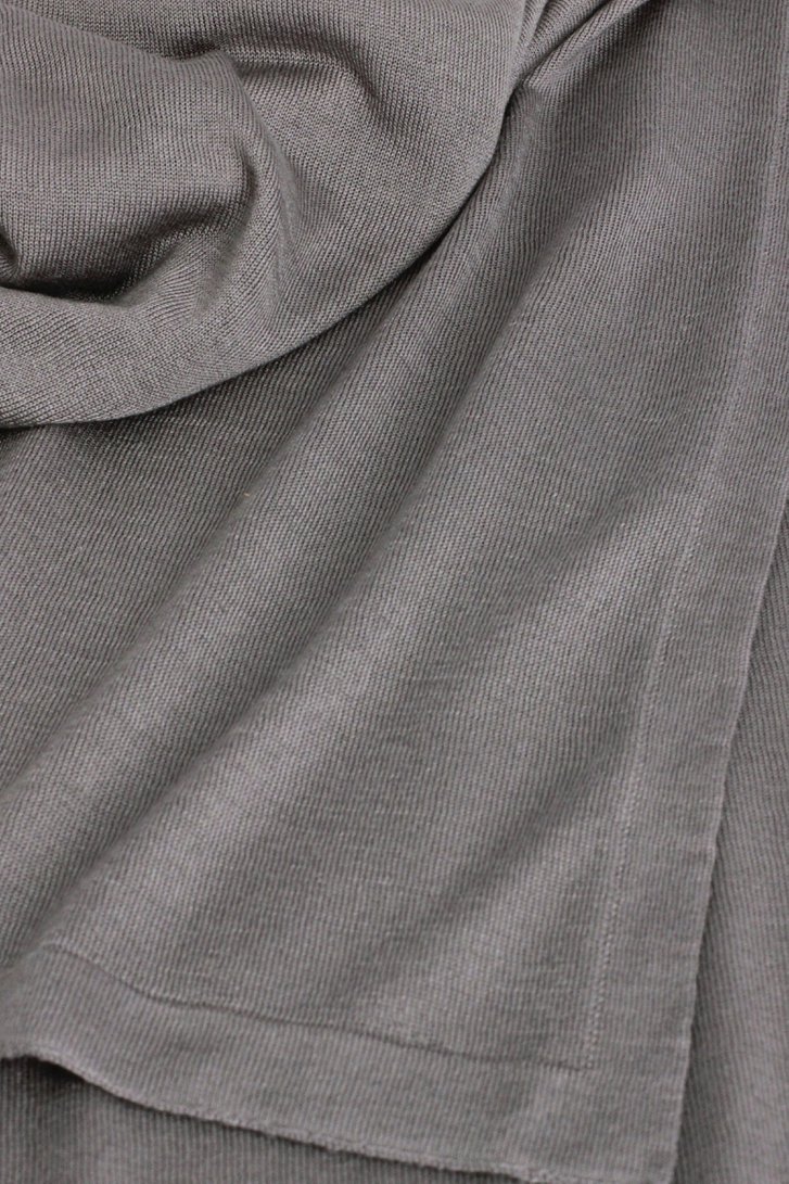 Photo produit 1 de Foulard gris finement tricoté de D'Auvry Studio pour Femmes