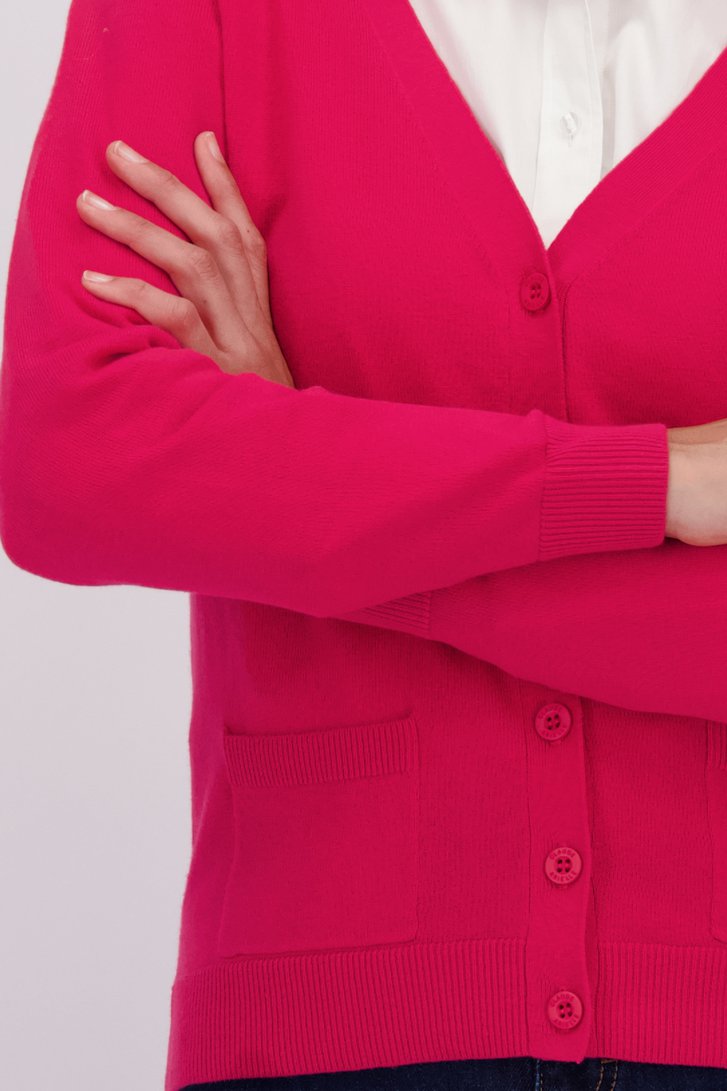 Detail van Fuchsia cardigan door Claude Arielle voor Dames
