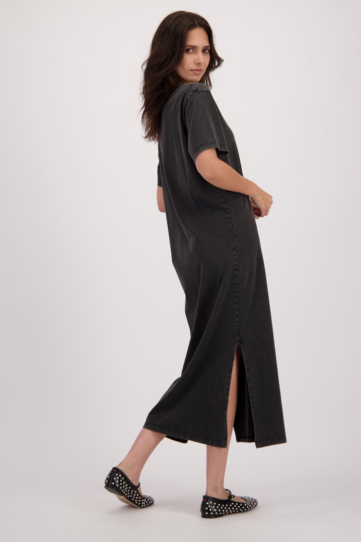 Achterkant van Gewassen grijs T-shirt kleed door Louise voor Dames