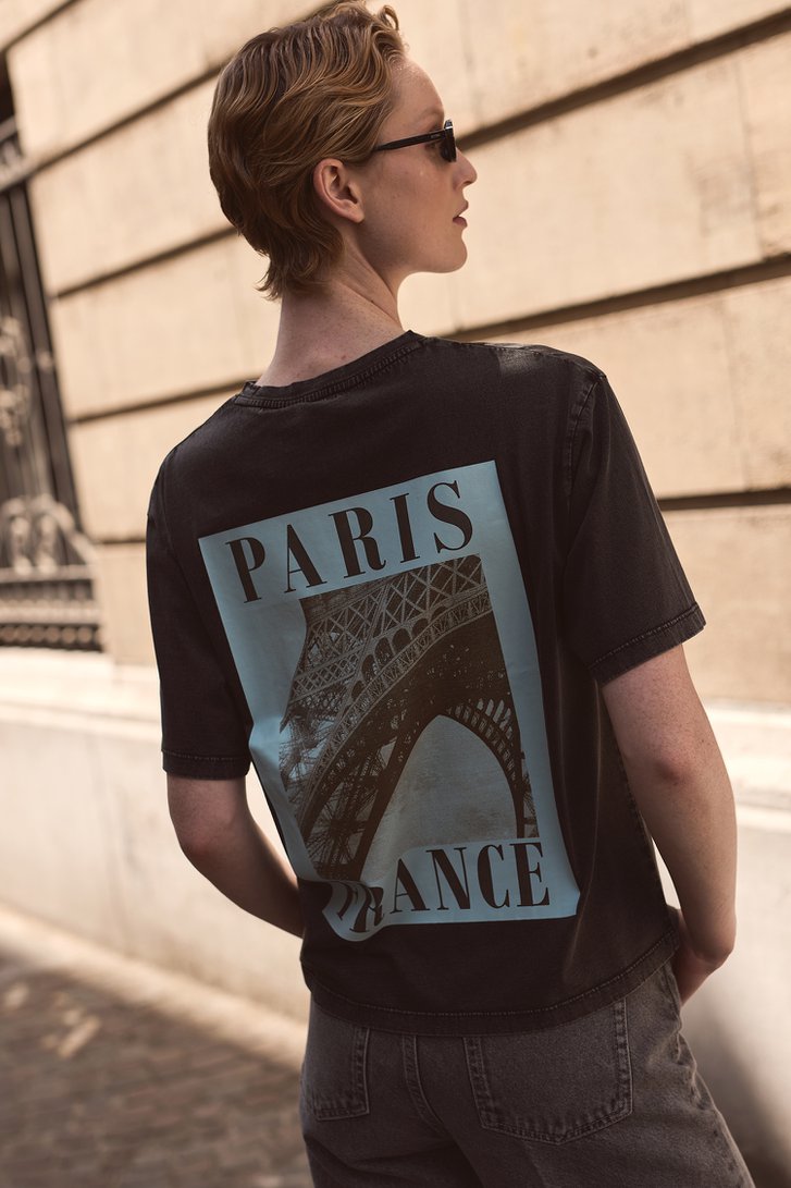 Extra foto 5 van Grijs T-shirt met verwassen look en opdruk  door Louise voor Dames