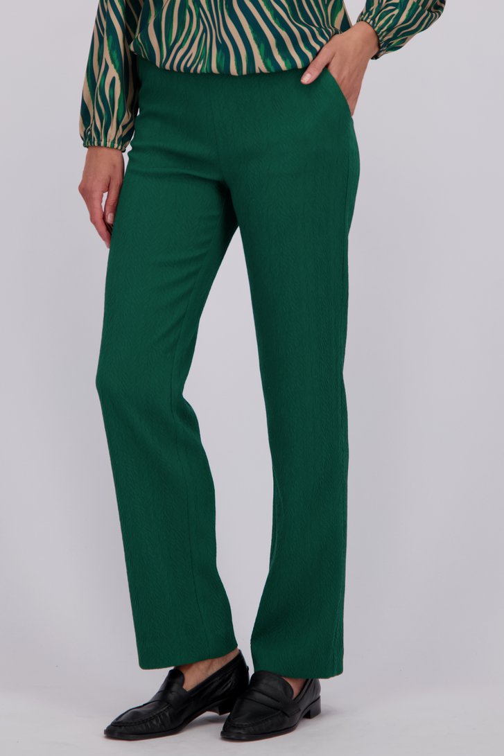 Groene broek in structuurstof van Claude Arielle | 7264892