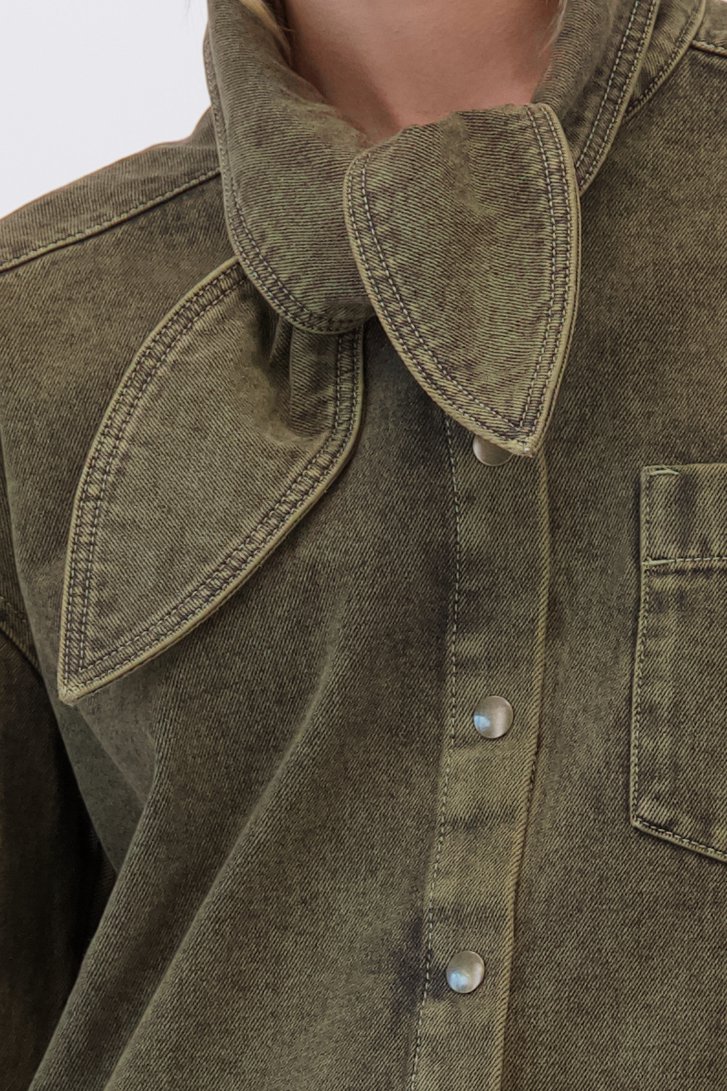 Detail van Groene jeansblouse met sjaaltje door Liberty Island Denim voor Dames