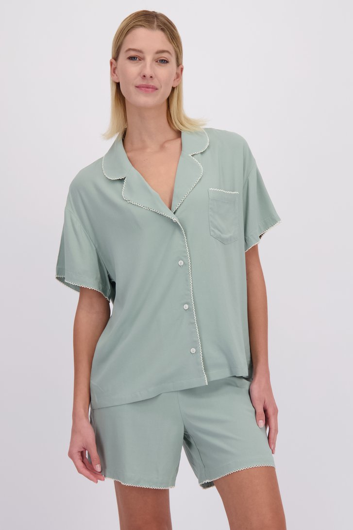 Voorkant van Groene pyjamaset met hemd en short door Liberty Island voor Dames