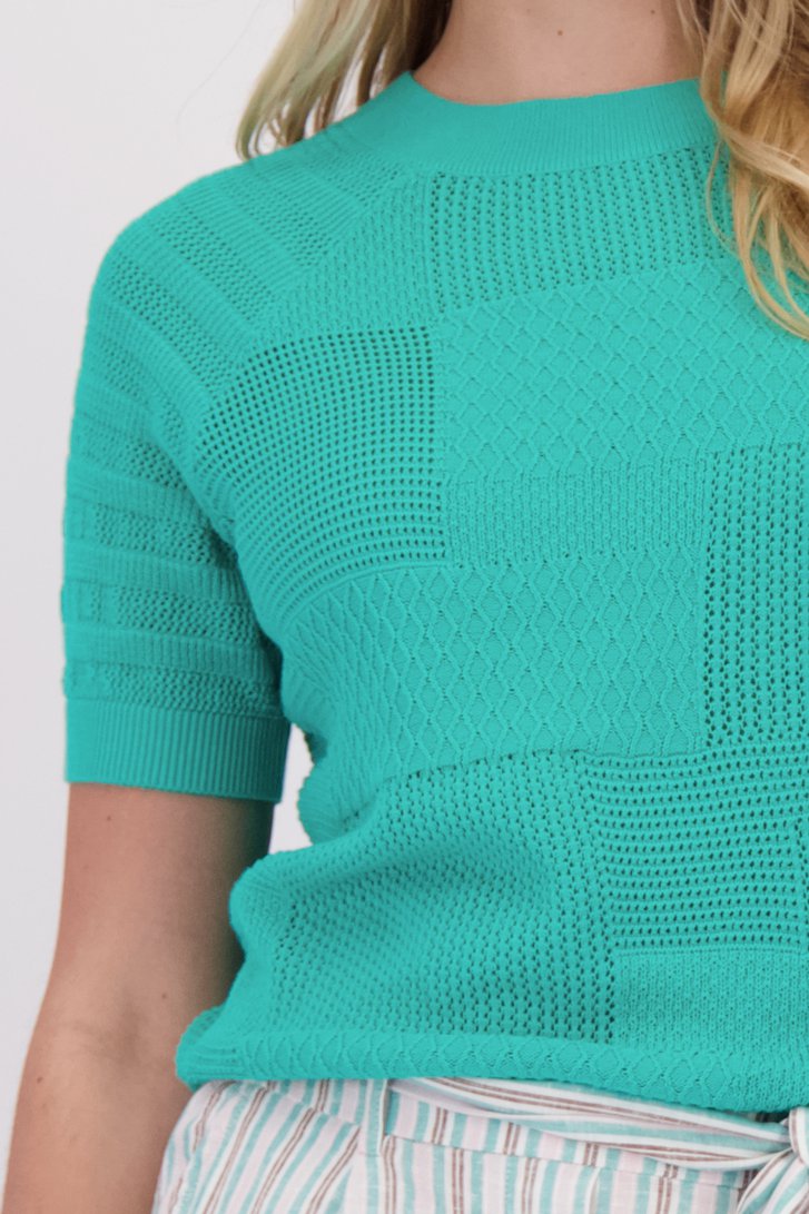 Detail van Groene trui met ajourmotief  door Libelle voor Dames
