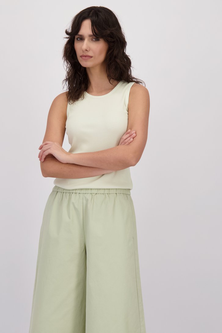 Le devant de Haut vert clair à rayures et col rond de Louise pour Femmes