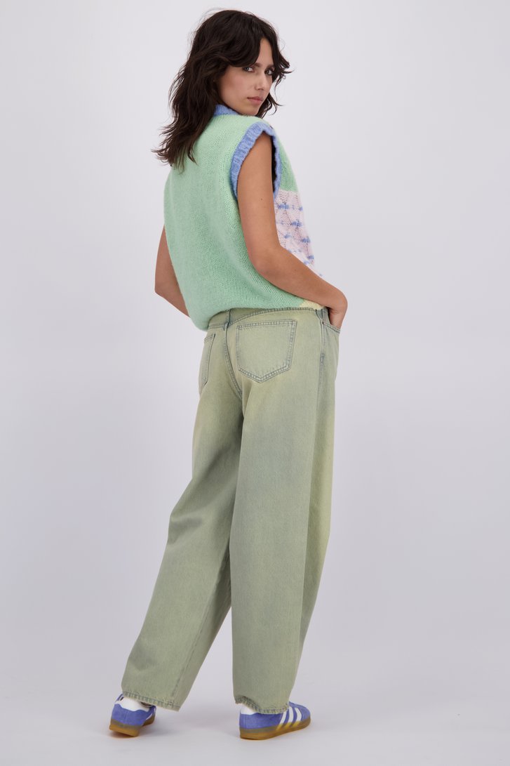 Le dos de Jean barrel bleu à effet washed de Pieces pour Femmes