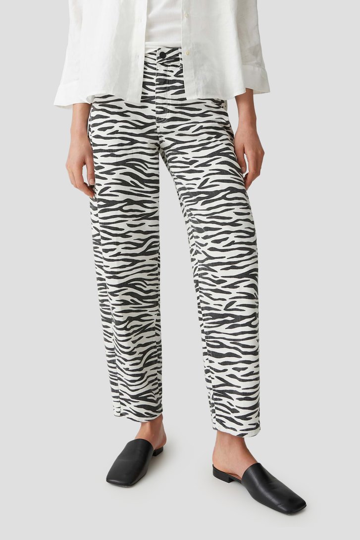 Le devant de Jean blanc avec imprimé zèbre - Barrel fit de Opus pants pour Femmes