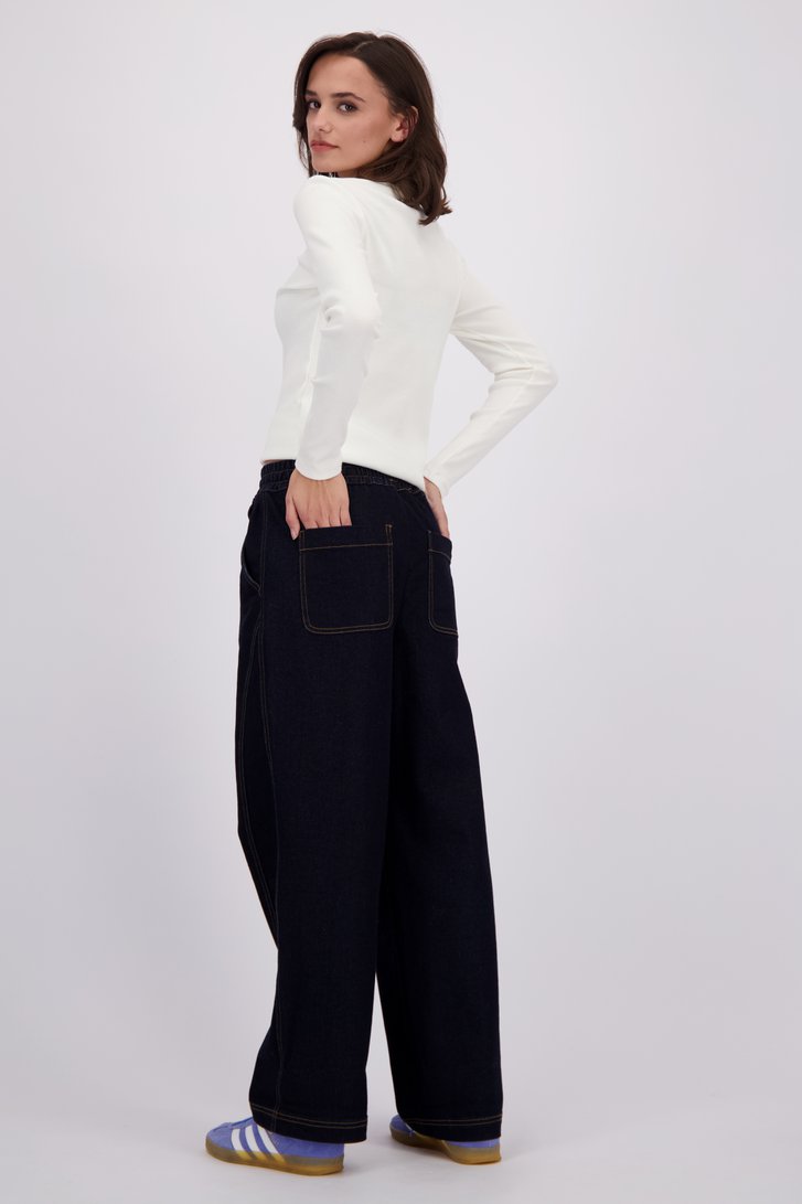 Le dos de Jean bleu à coupe large avec taille élastique de JDY pour Femmes