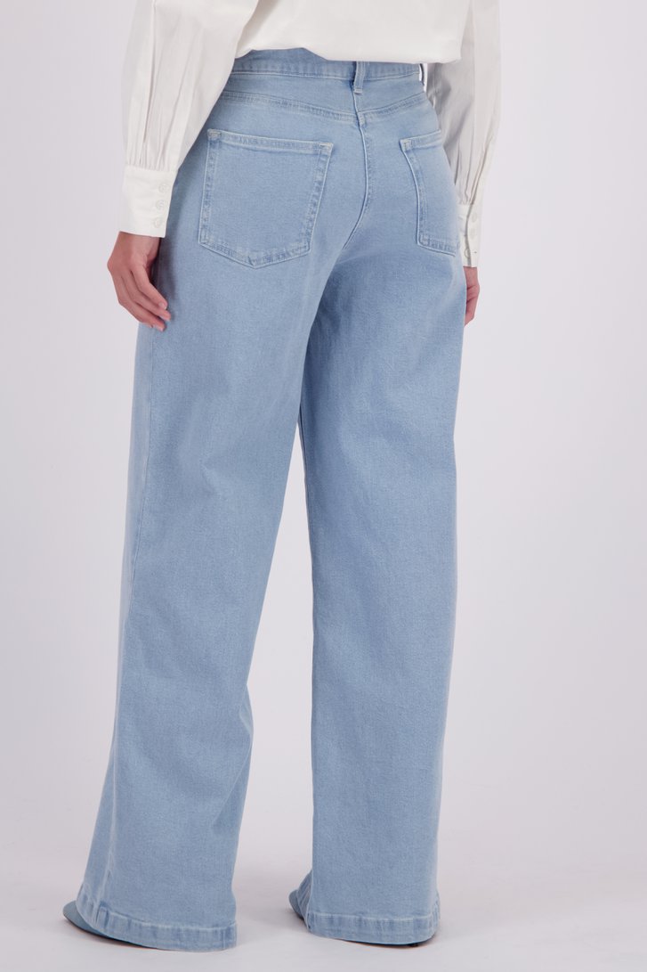 Le dos de Jean bleu clair à coupe large de D'Auvry Studio pour Femmes