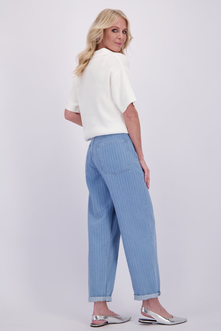 Le dos de Jean bleu fuselé de AC by Annelien Coorevits pour Femmes