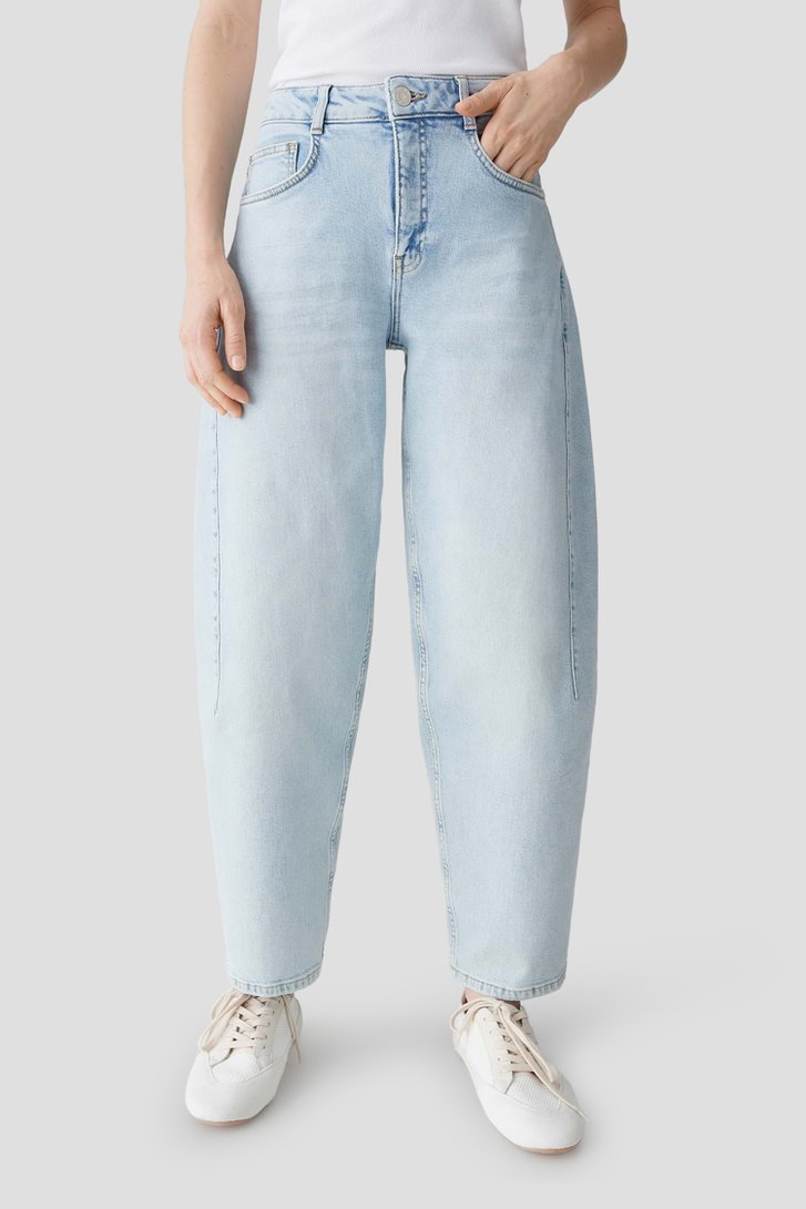 Le devant de Jean cheville bleu clair - Barrel fit de Opus pour Femmes