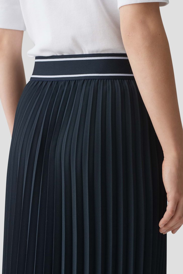 Jupe midi plissée bleu foncé	 de Opus pour Femmes
