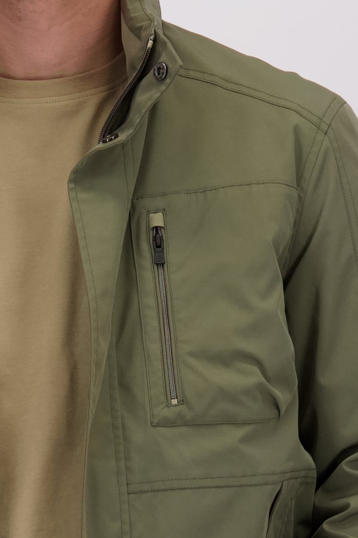 Detail van Kaki jas met uitritsbare kap door Ravøtt voor Heren