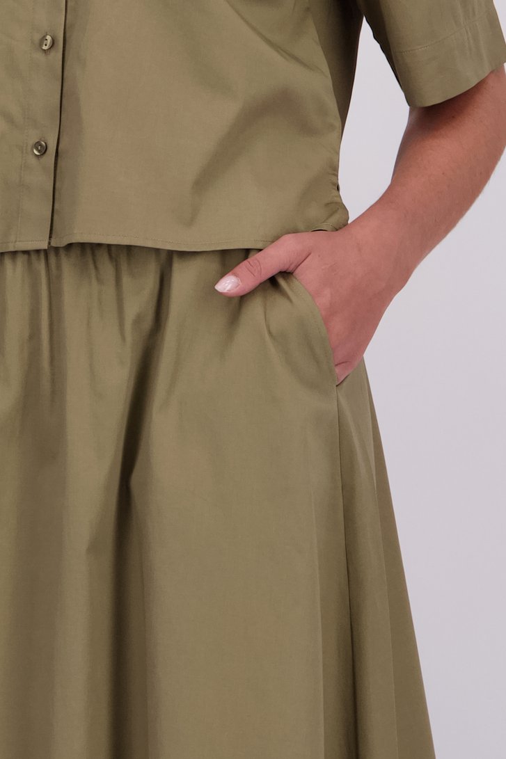 Detail van Kaki midirok met elastische tailleband door Libelle voor Dames