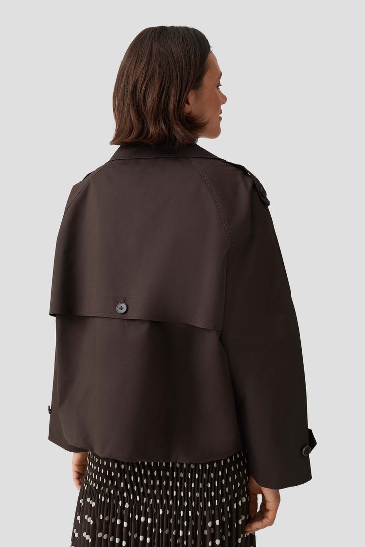 Achterkant van Korte bruine trenchcoat door Opus voor Dames