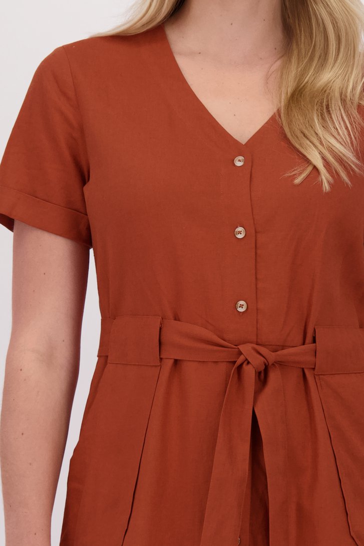 Detail van Lang roestbruin kleedje in linnen door Liberty Loving nature voor Dames
