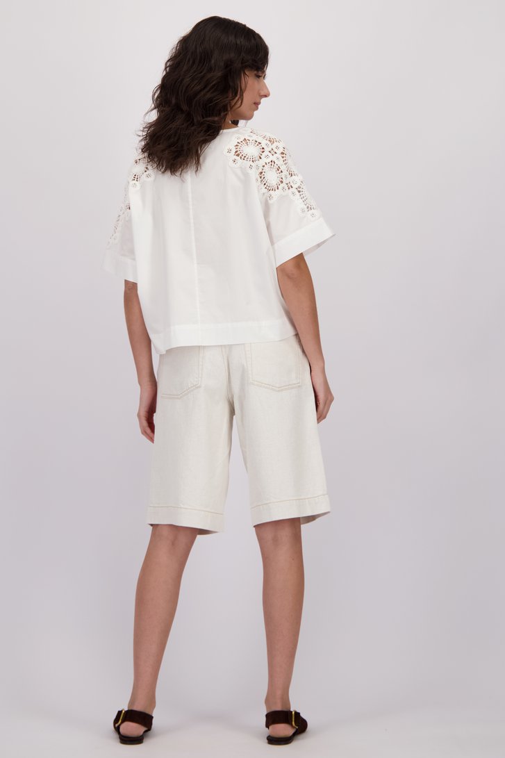 Detail van Lange ecru jeansshort door Louise voor Dames