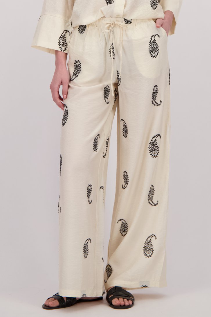 Detail van Lichtbeige broek met zwart paisley motief door JDY voor Dames