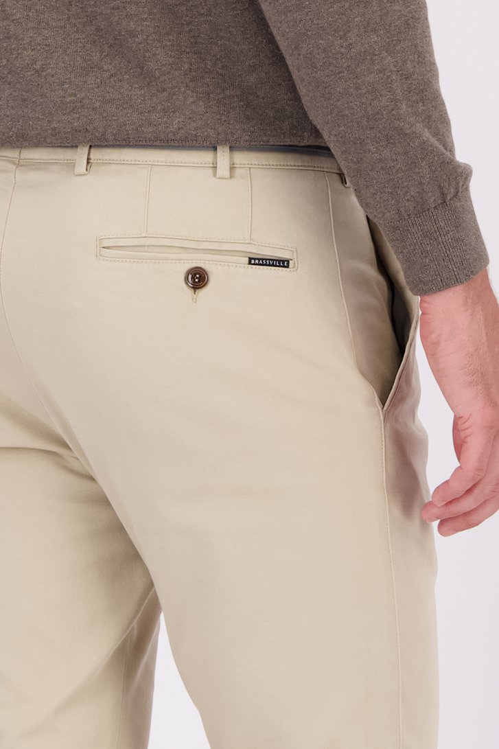 Detail van Lichtbeige chino - Milano - Slim fit  door Brassville voor Heren