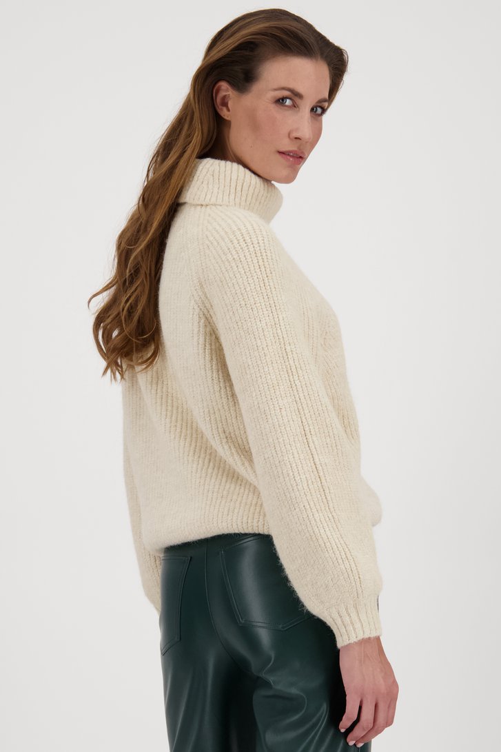 Lichtbeige trui met rolkraag van Louise voor Dames