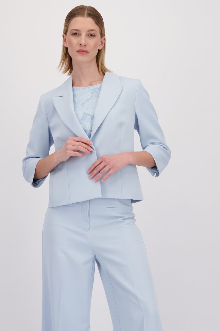 Voorkant van Lichtblauwe blazer met knoop  door More & More voor Dames