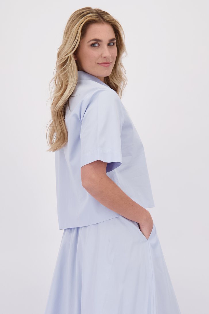 Achterkant van Lichtblauwe blouse met korte mouwen  door Libelle voor Dames