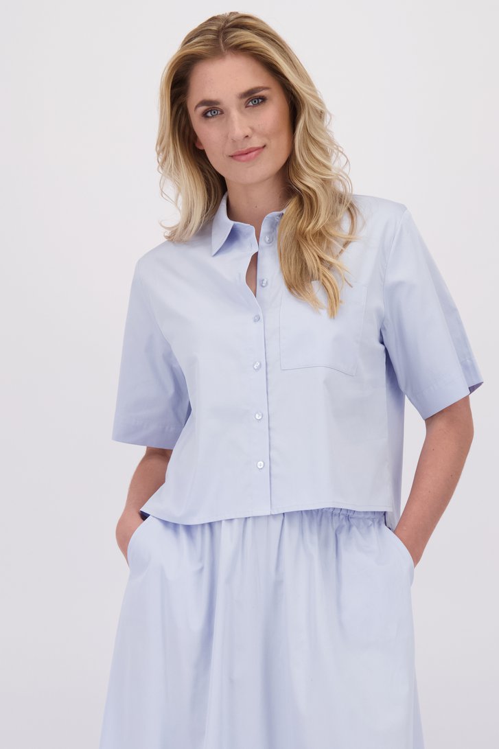 Voorkant van Lichtblauwe blouse met korte mouwen  door Libelle voor Dames