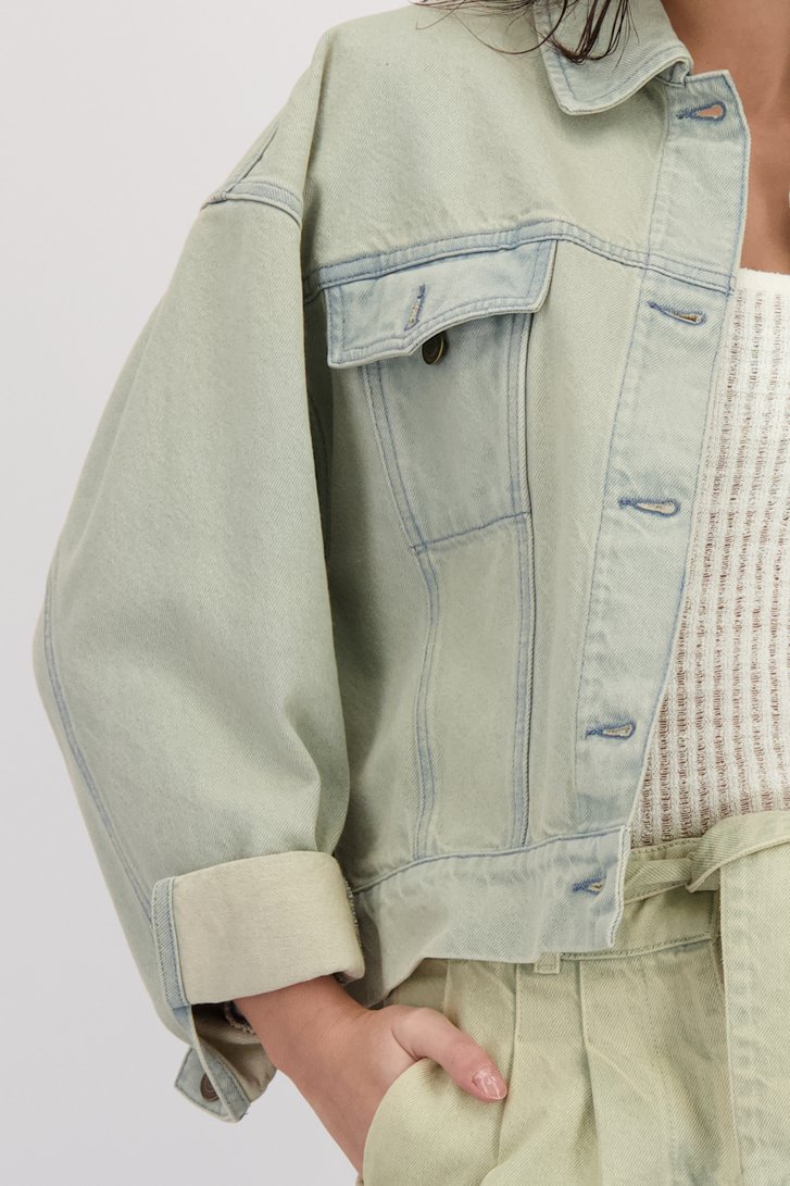Extra foto 1 van Lichtblauwe jeansvest met verwassen effect door Louise voor Dames