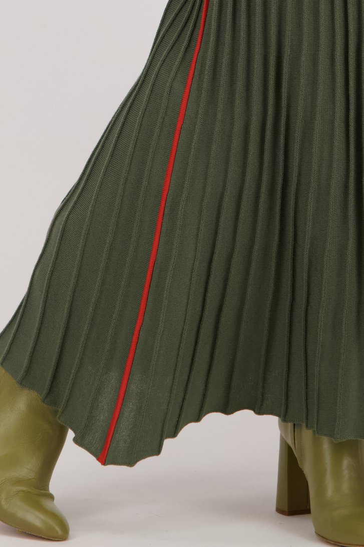 Longue jupe plissée verte avec détails orange de AC by Annelien Coorevits pour Femmes