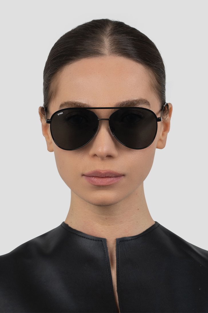 Photo produit 3 de Lunettes de soleil aviateur noires – Charlie de Otra pour Femmes