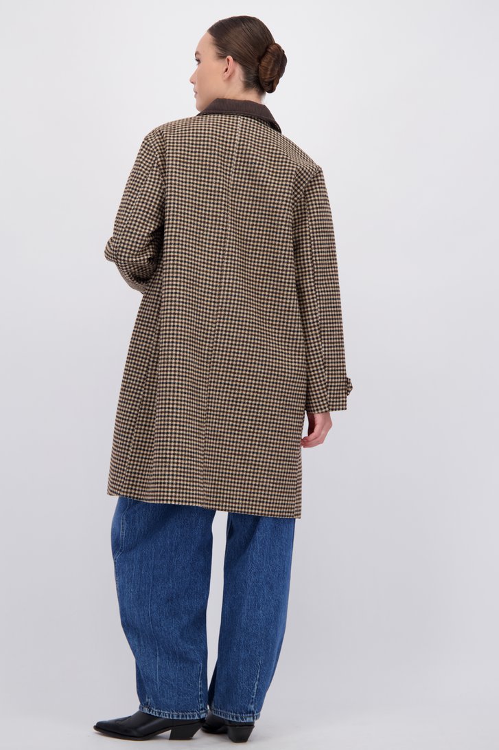 Le dos de Manteau à carreaux avec col en velours côtelé de JDY pour Femmes
