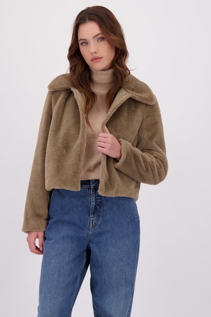 Le devant de Manteau beige en fausse fourrure de JDY pour Femmes