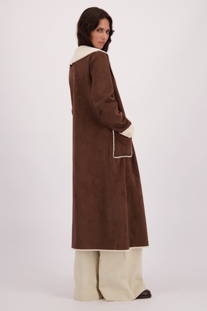 Le dos de Manteau brun en suèdelook de Louise pour Femmes