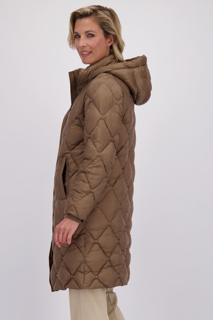 Le dos de Manteau matelassé brun mi-long de Claude Arielle pour Femmes