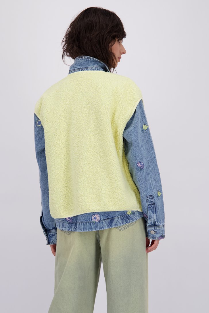 Achterkant van Mouwloze gele vest in teddy door Pieces voor Dames