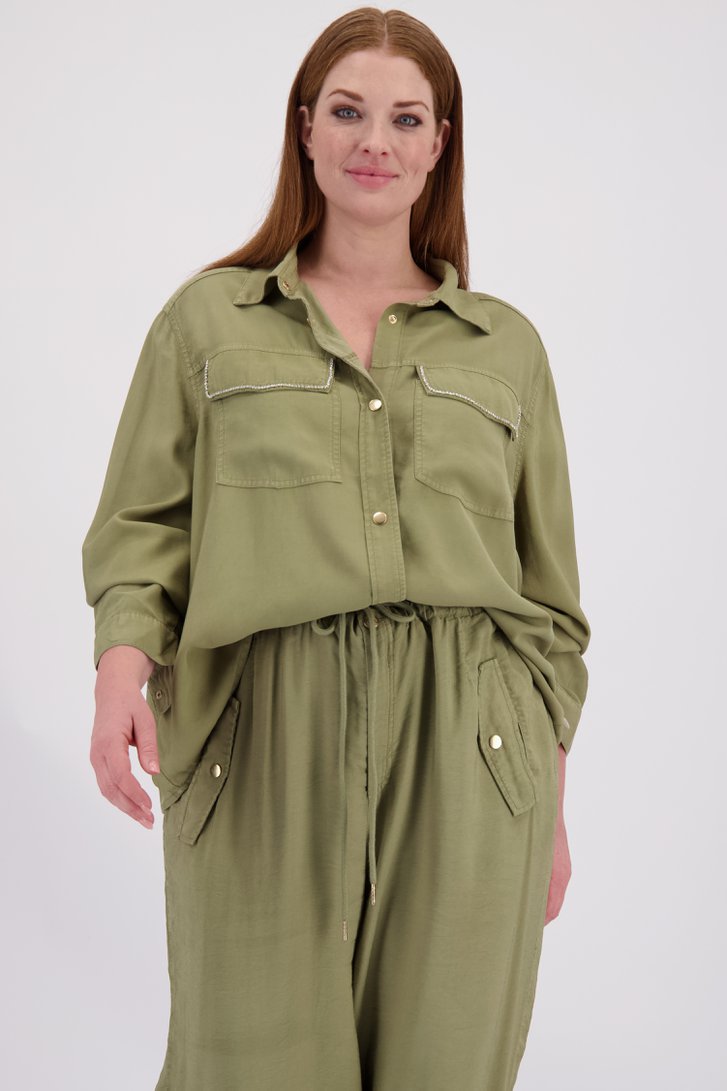 Voorkant van Olijfgroen vestje met knopen door Yest Curve voor Dames