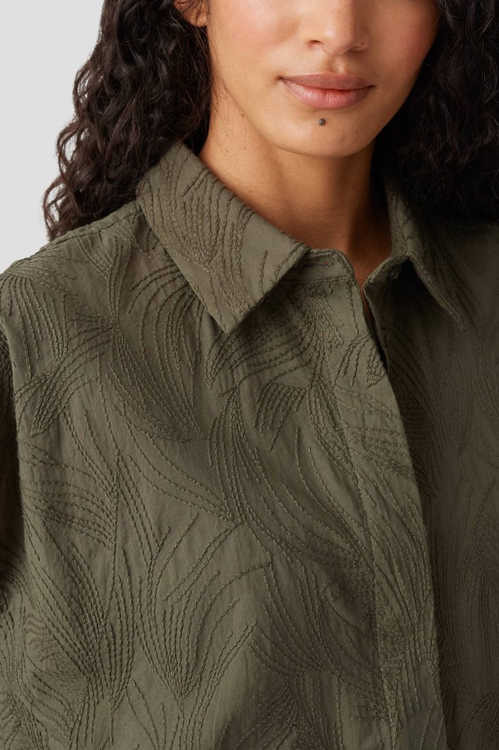 Olijfgroene blouse met geborduurd motief van Opus voor Dames