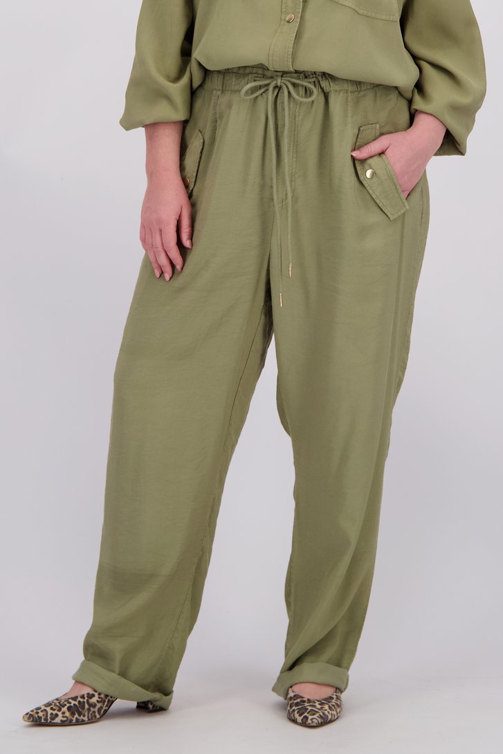 Detail van Olijfgroene broek met elastische tailleband door Yest Curve voor Dames