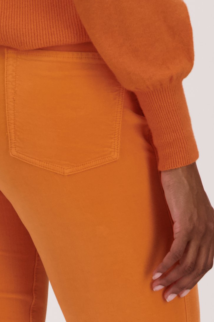Oranje broek met velvet look van Louise voor Dames