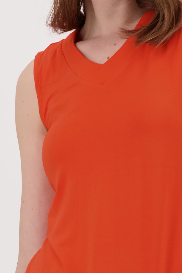 Oranje-rood topje met V-hals van Claude Arielle voor Dames