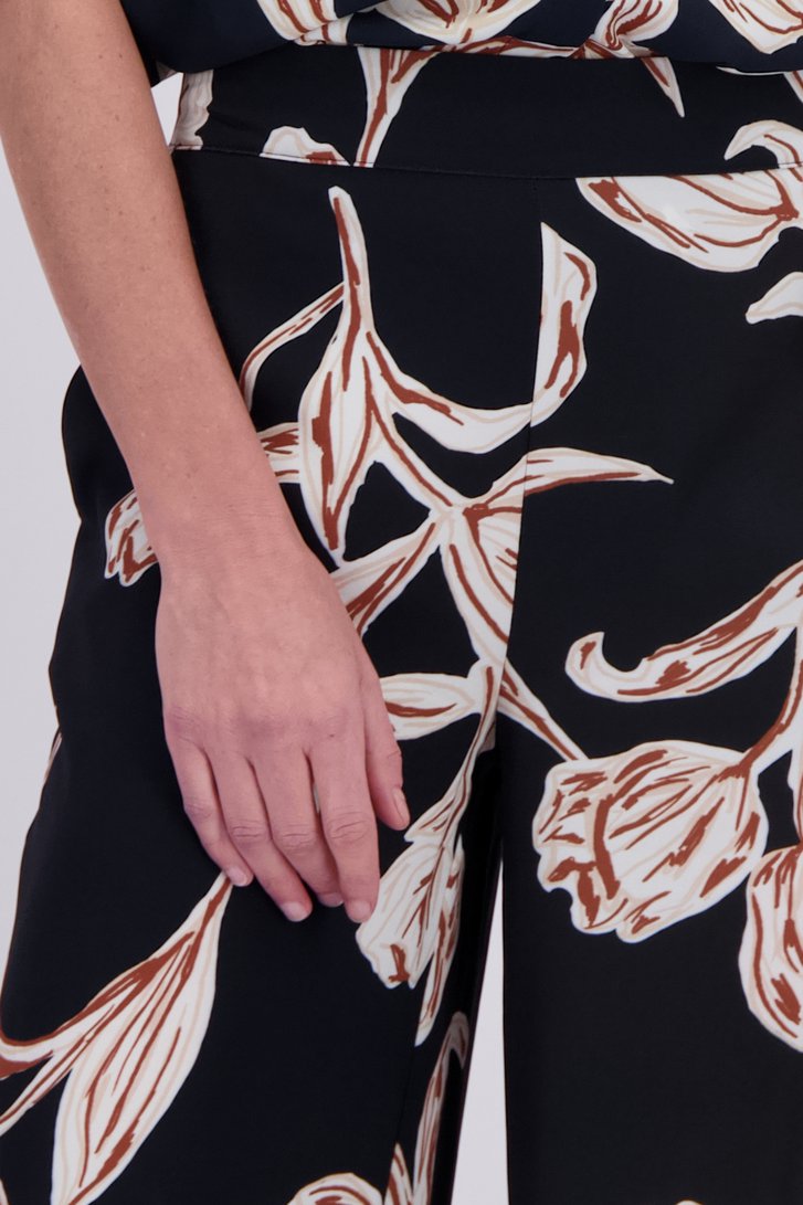 Détail de Pantalon bleu avec imprimé beige-marron de AC by Annelien Coorevits pour Femmes