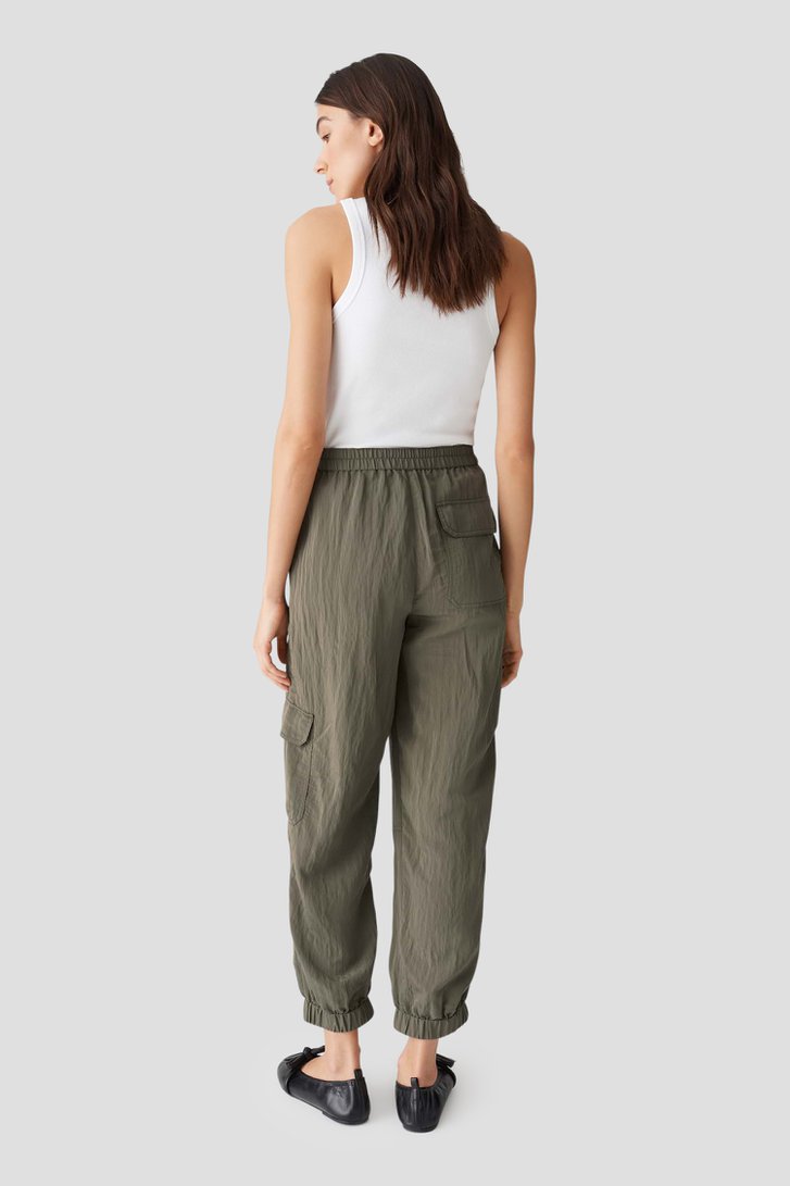 Pantalon cargo kaki avec structure froissée de Opus pour Femmes