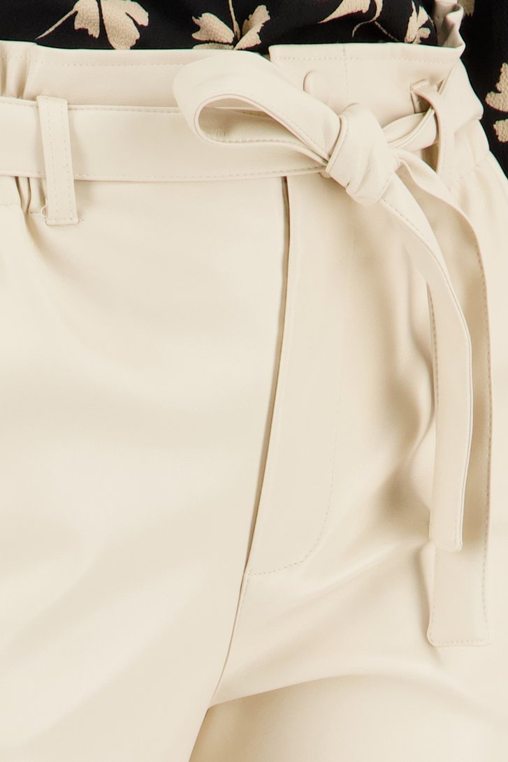Pantalon en faux cuir beige - slim fit de Geisha pour Femmes