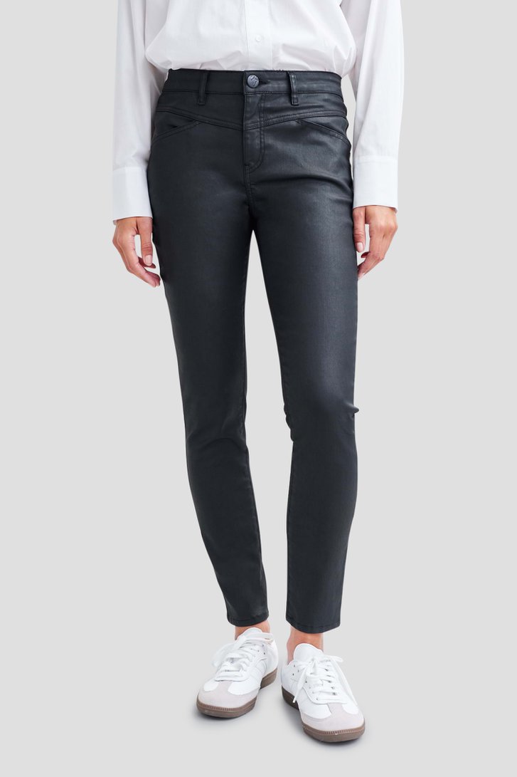 Le devant de Pantalon enduit noir - Slim fit de Opus pour Femmes
