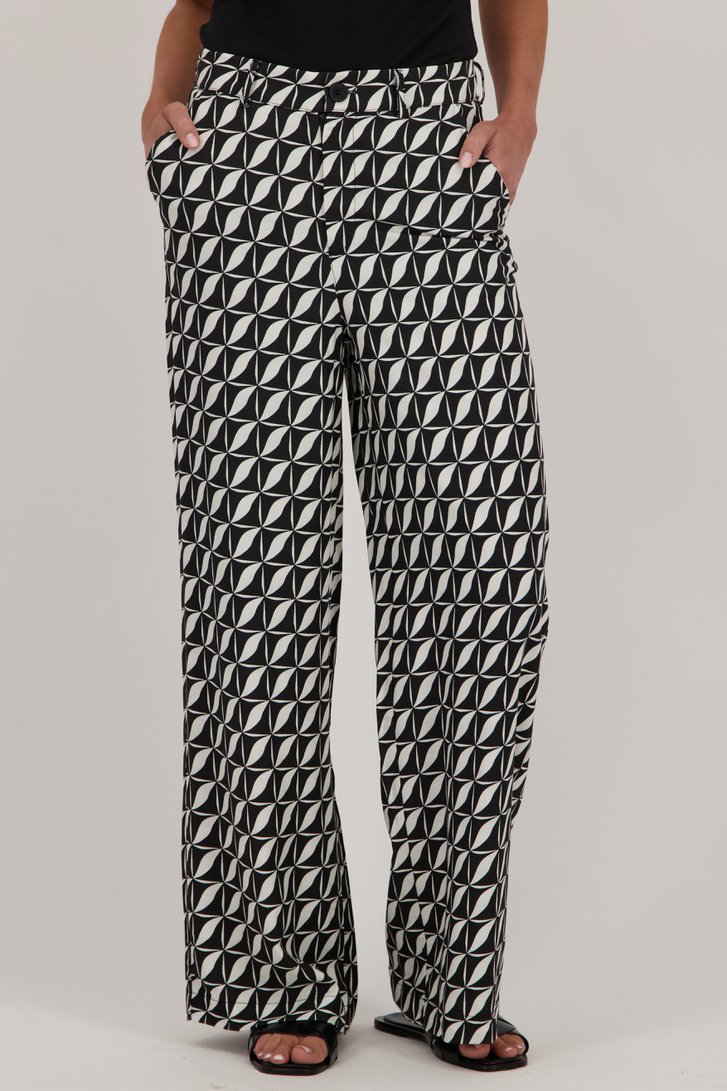 Le devant de Pantalon large à imprimé noir et blanc de More & More pour Femmes